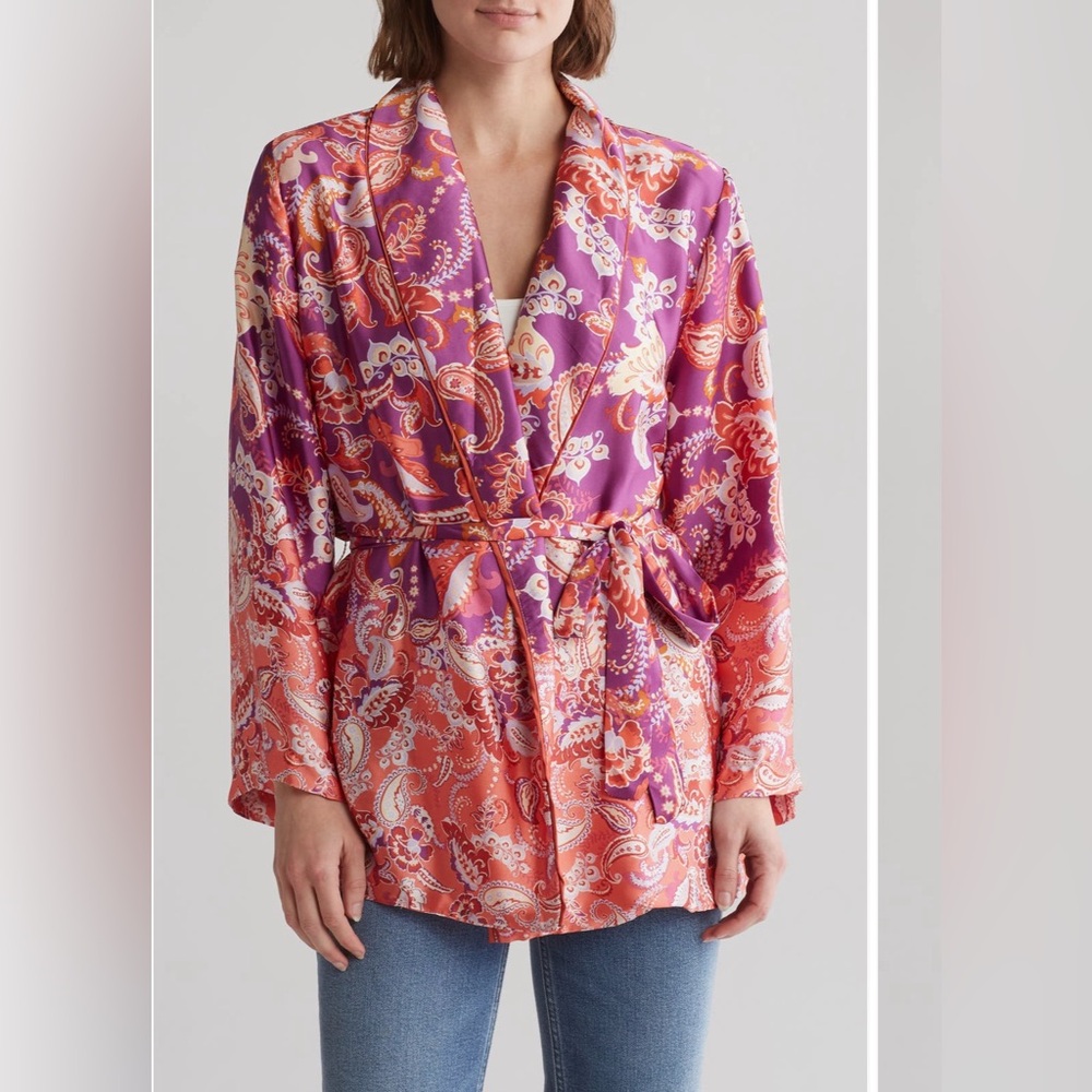 NEW WITH TAGS- VICI COLLECTION Merynn Satin Cover-Up Wrap. SIZE MEDIUM (4-6)
